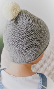 Mütze aus grauer Schafwolle