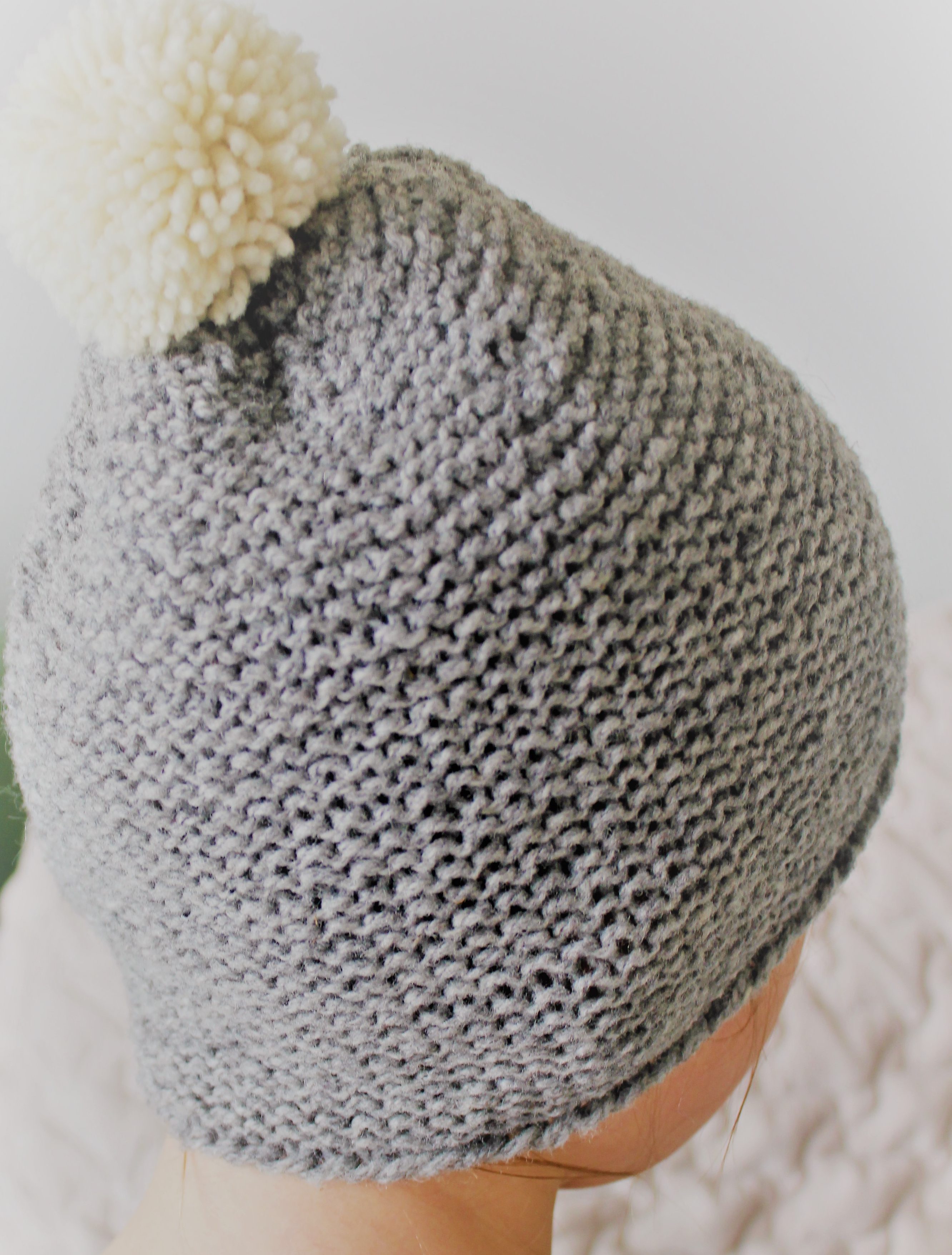 Mütze aus grauer Schafwolle